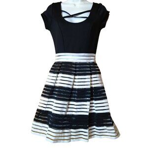 Trixxi Juniors Size 3 Black/White Fit & Flare Short Sleeve Above The Knee Dress